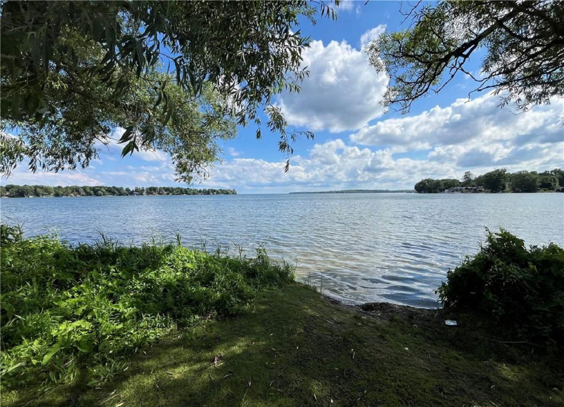 Victoria Crescent Condos, Orillia, Toronto