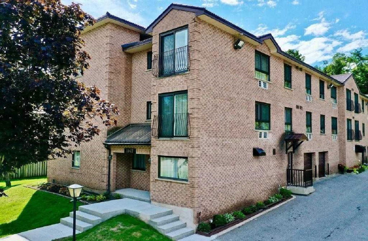 Exterior Side — 1047 Mississauga Condos, Orillia, Toronto