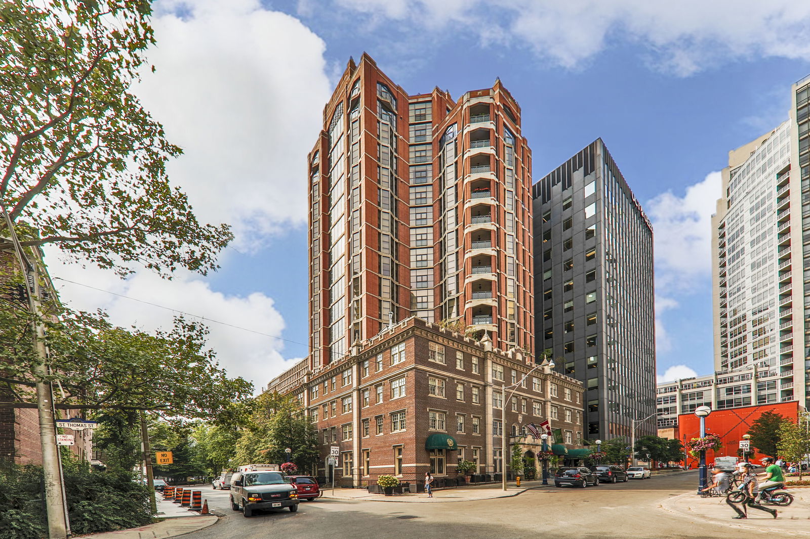 Exterior — Residences at Windsor Arms, Downtown, Toronto