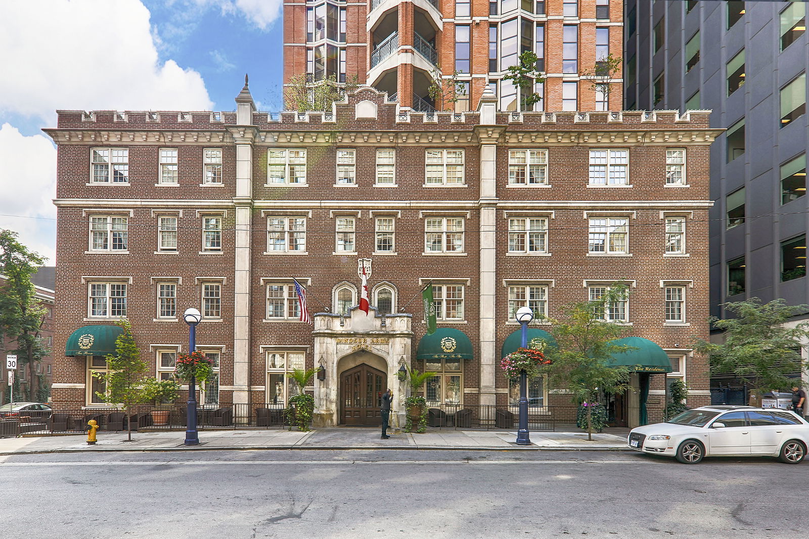 Residences at Windsor Arms, Downtown, Toronto