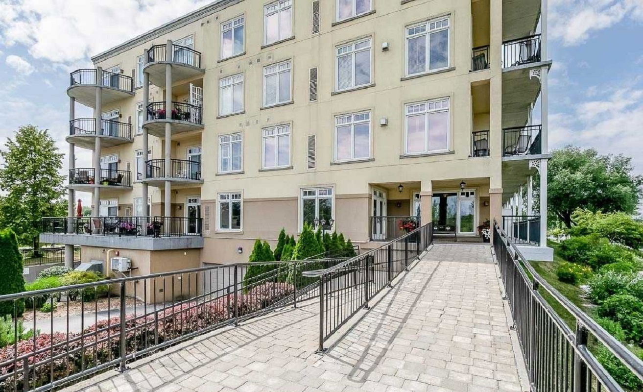 Entrance — Elgin Bay Club, Orillia, Toronto