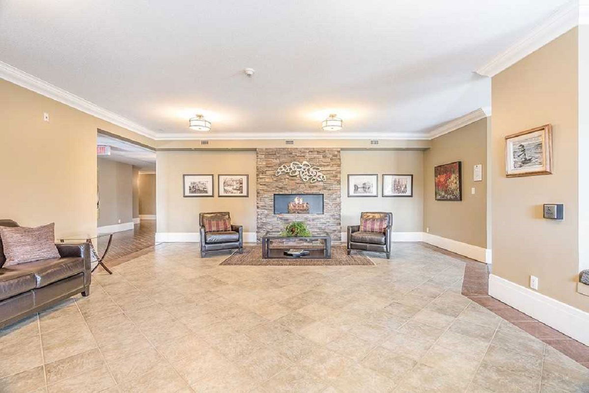 Lobby — Elgin Bay Club, Orillia, Toronto