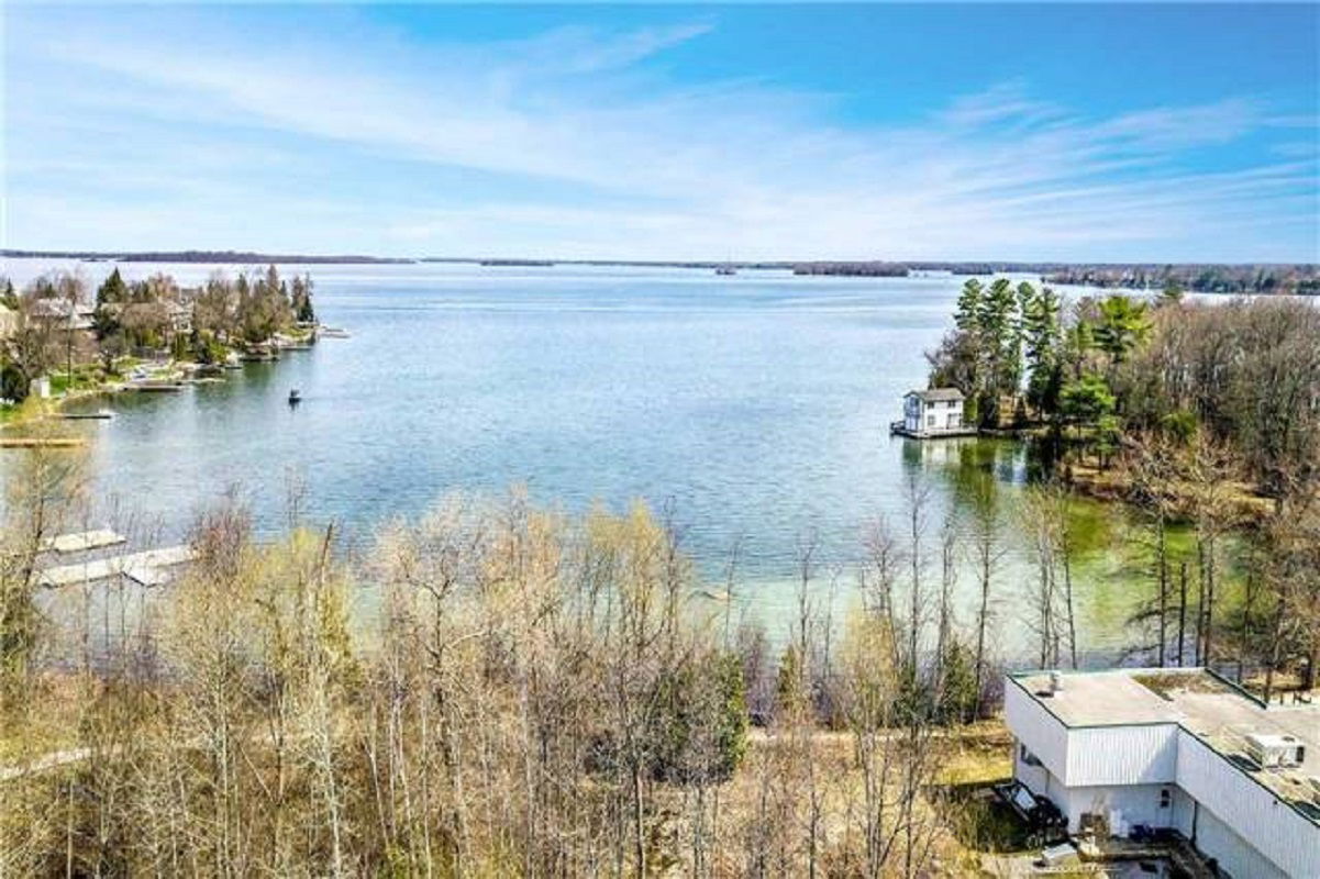 Skyline — 30 Museum Drive, Orillia, Toronto