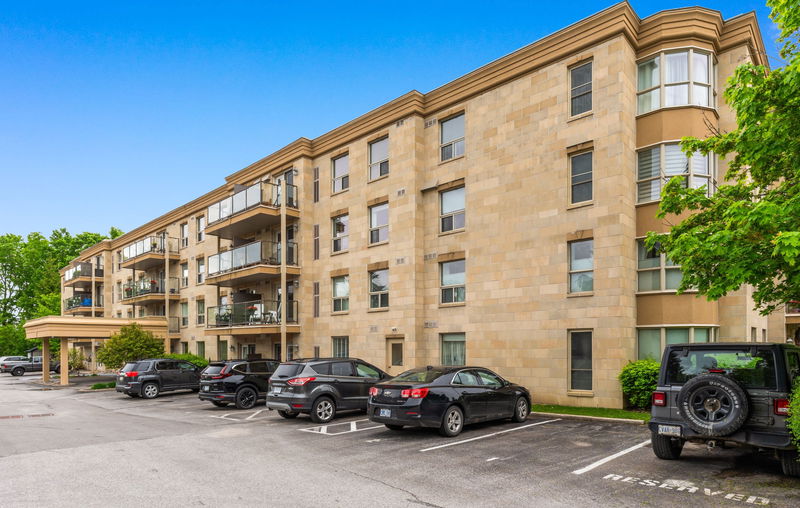 Maple Arbour Condominiums