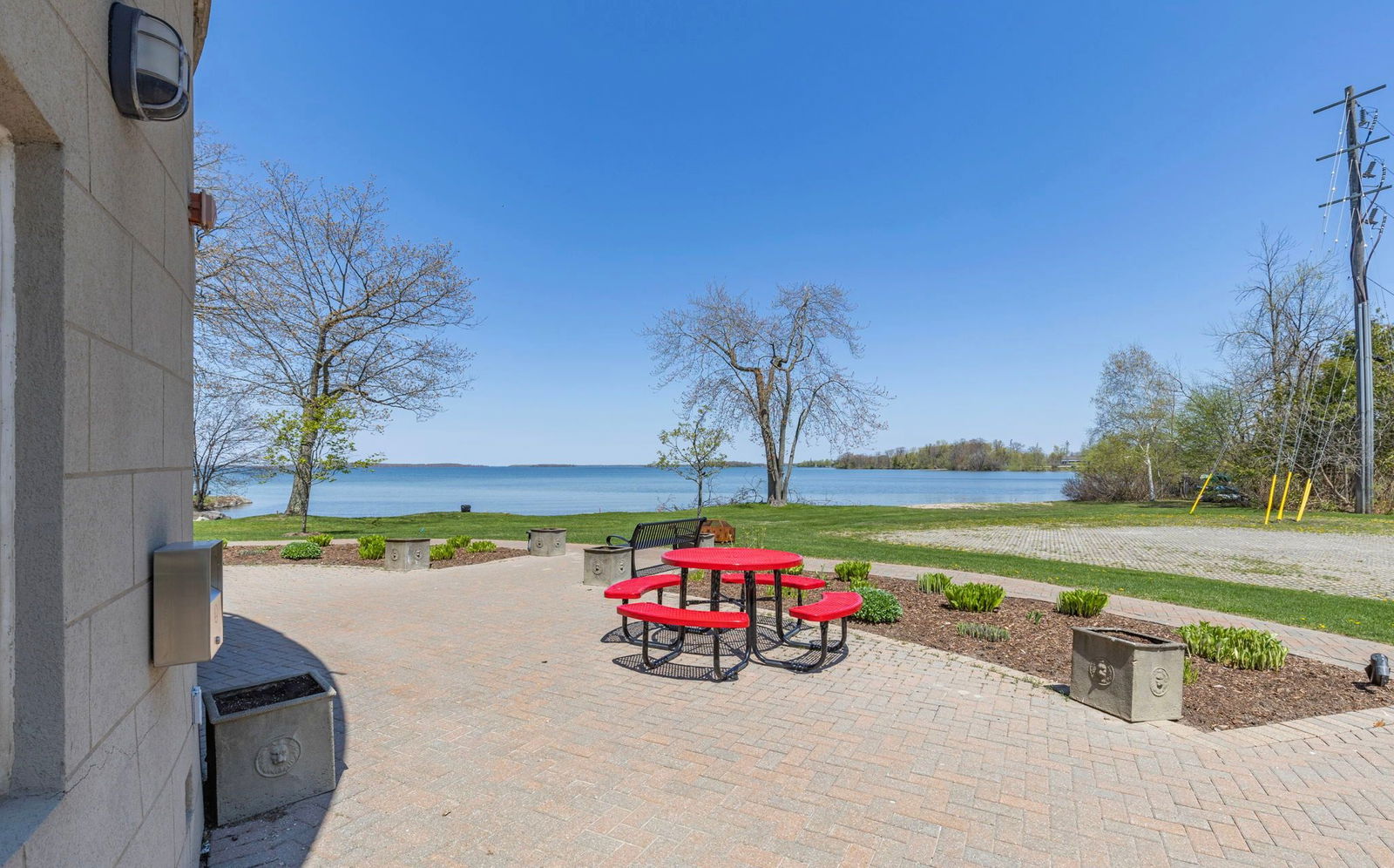 Patio — Panoramic Point, Orillia, Toronto