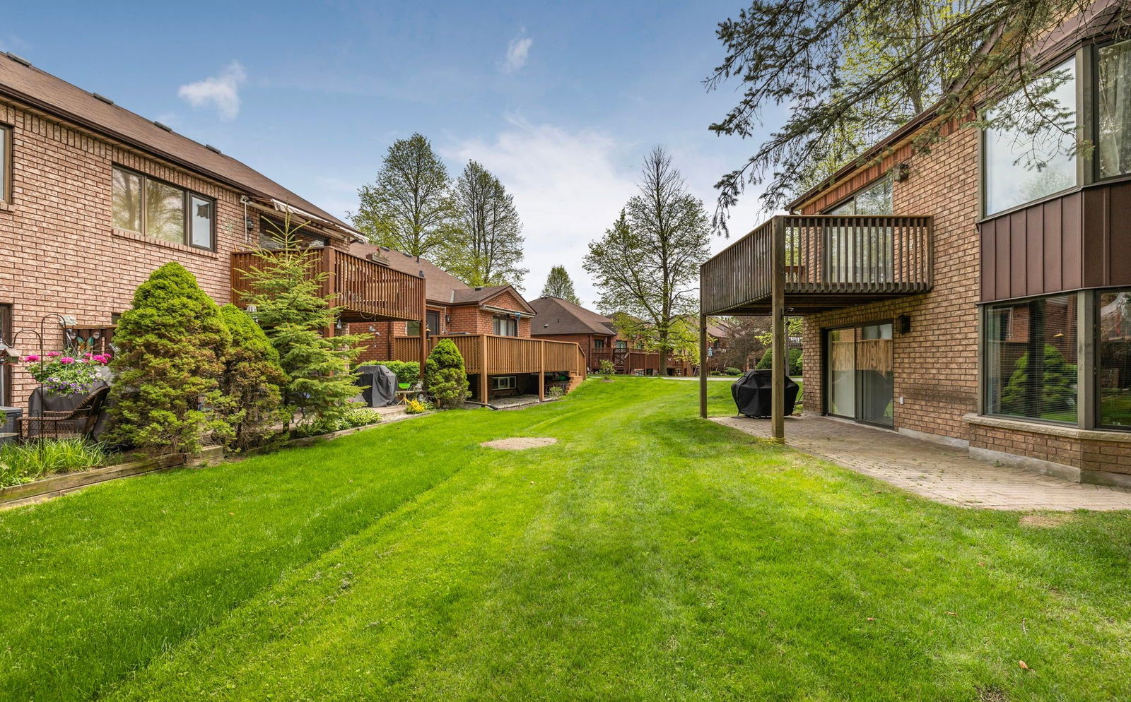 Parkdale Drive Condos, New Tecumseth, Toronto