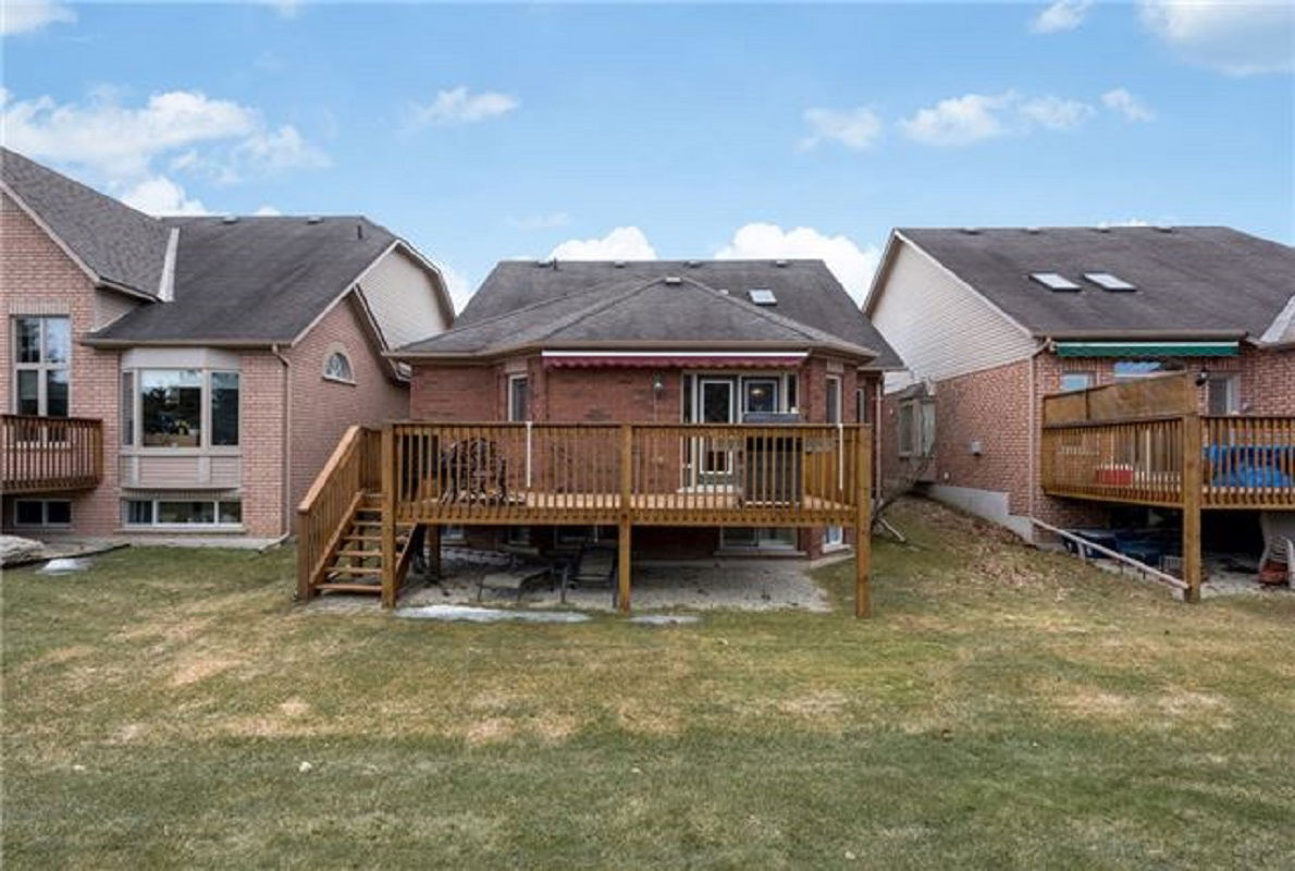 Exterior Side — Sunset Boulevard Condos, New Tecumseth, Toronto