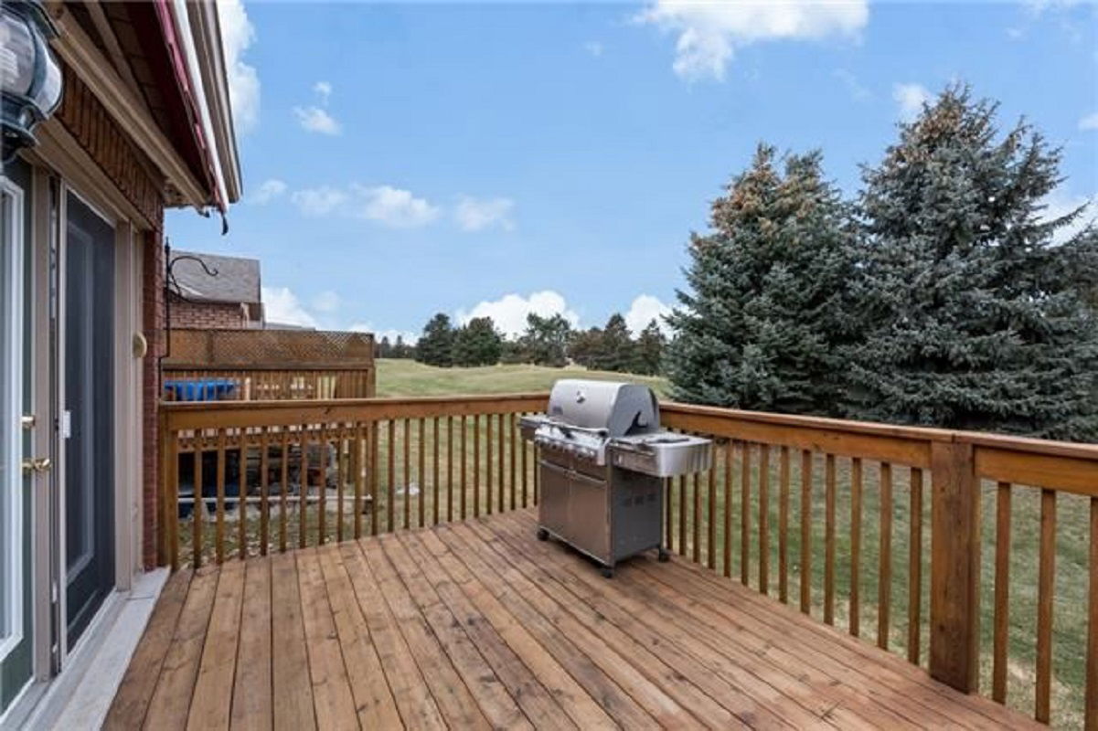 Patio — Sunset Boulevard Condos, New Tecumseth, Toronto