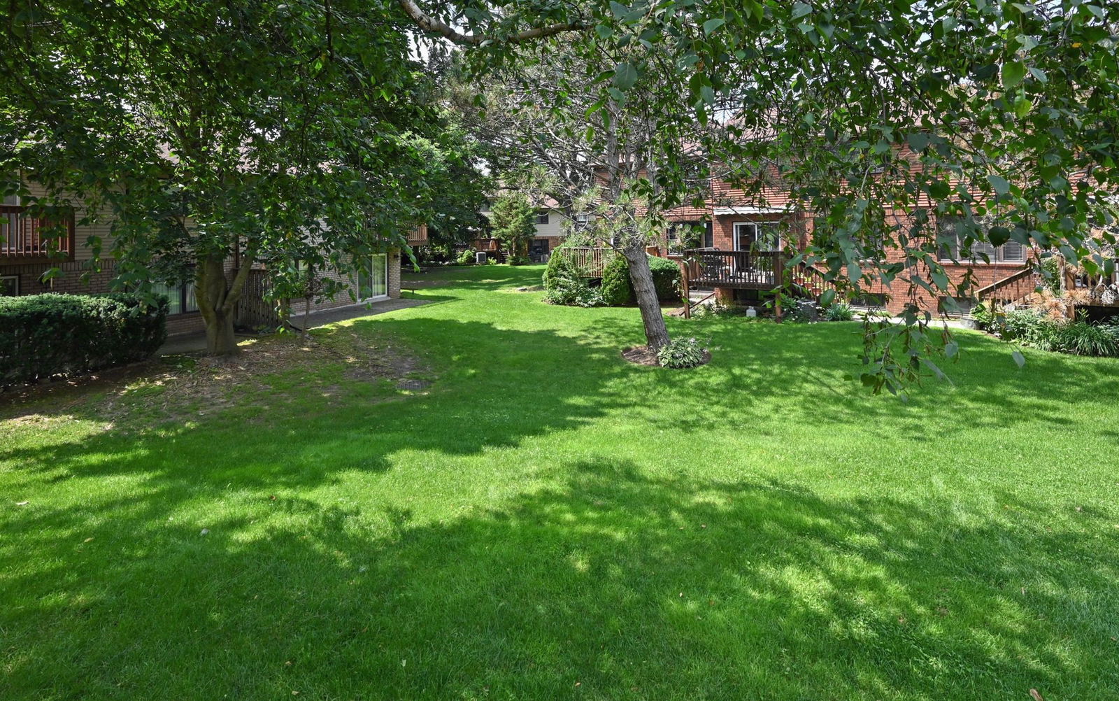 Parkette Drive Condos, New Tecumseth, Toronto