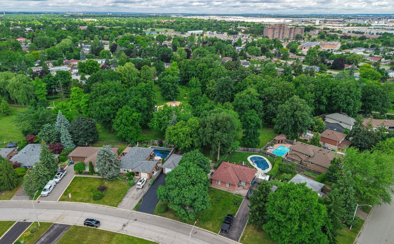 Skyline — Stonecroft, Wilmot, Toronto