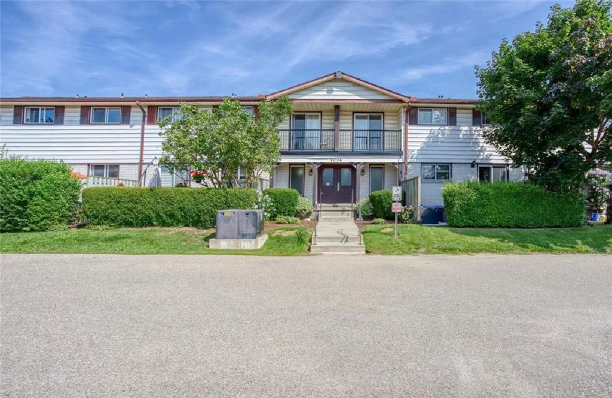 Flamingo Court, Woolwich, Toronto