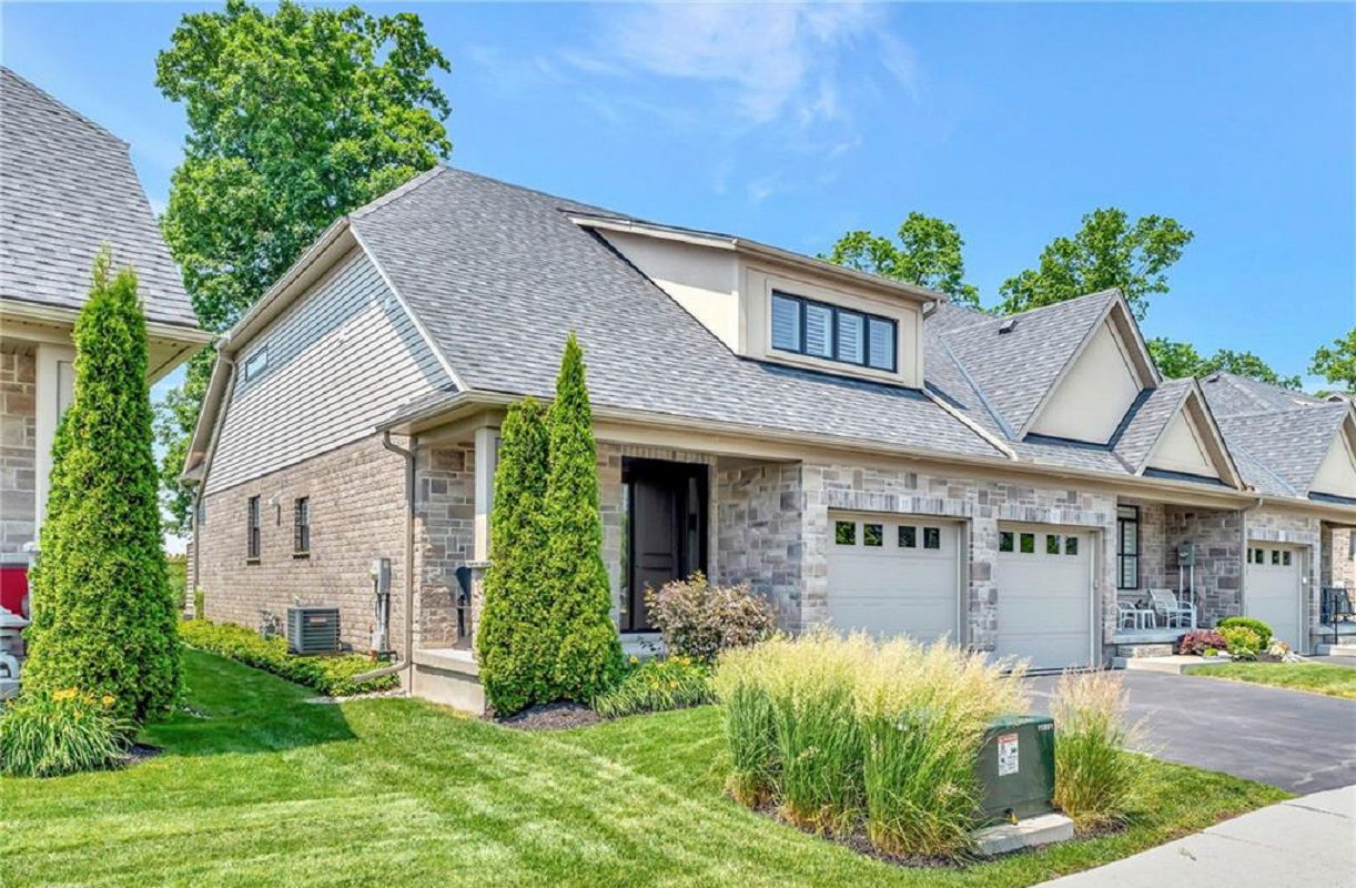 Joseph's Lane Town Bungalows, North Dumfries, Toronto