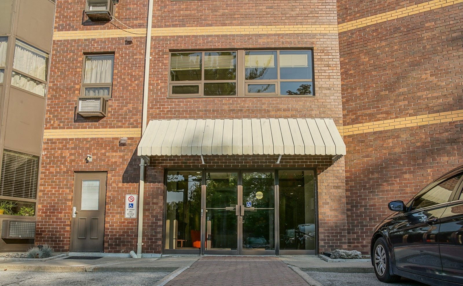 Entrance — The Ridge Condos, East Gwillimbury, Toronto