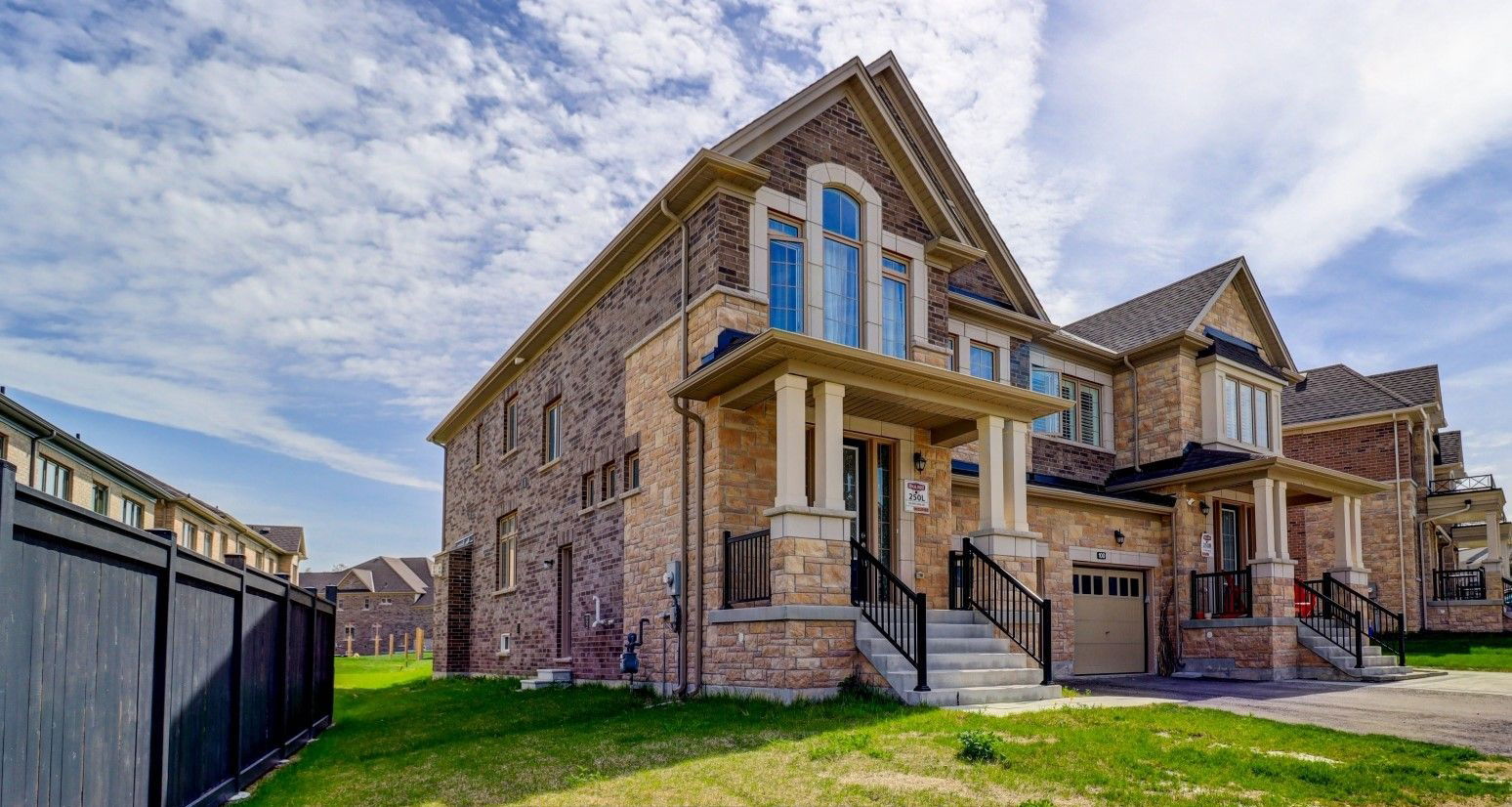 Exterior Side — Anchor Woods, East Gwillimbury, Toronto