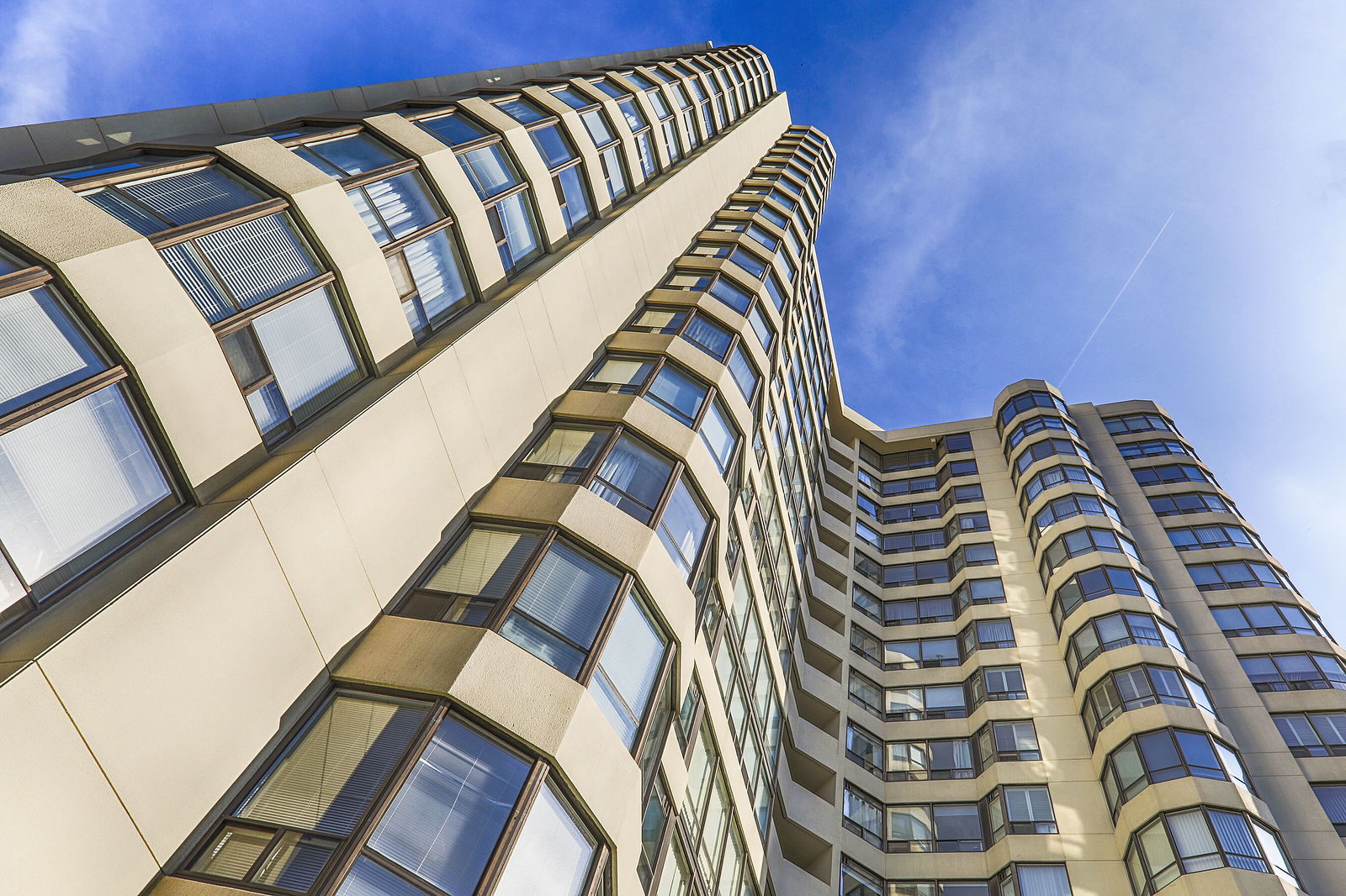 Exterior Sky — The Cosmopolitan, Downtown, Toronto