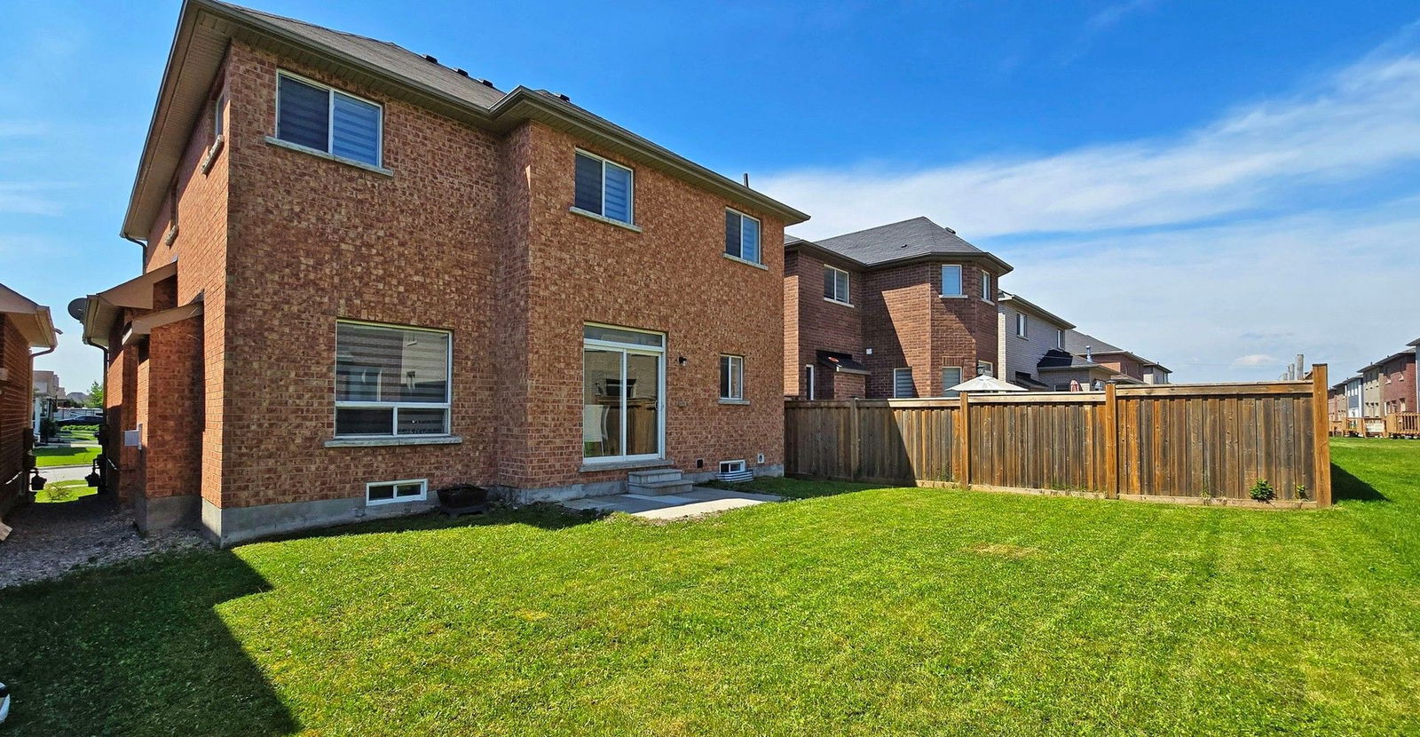 Exterior Side — Simcoe Landing By CountryWide, Georgina, Toronto