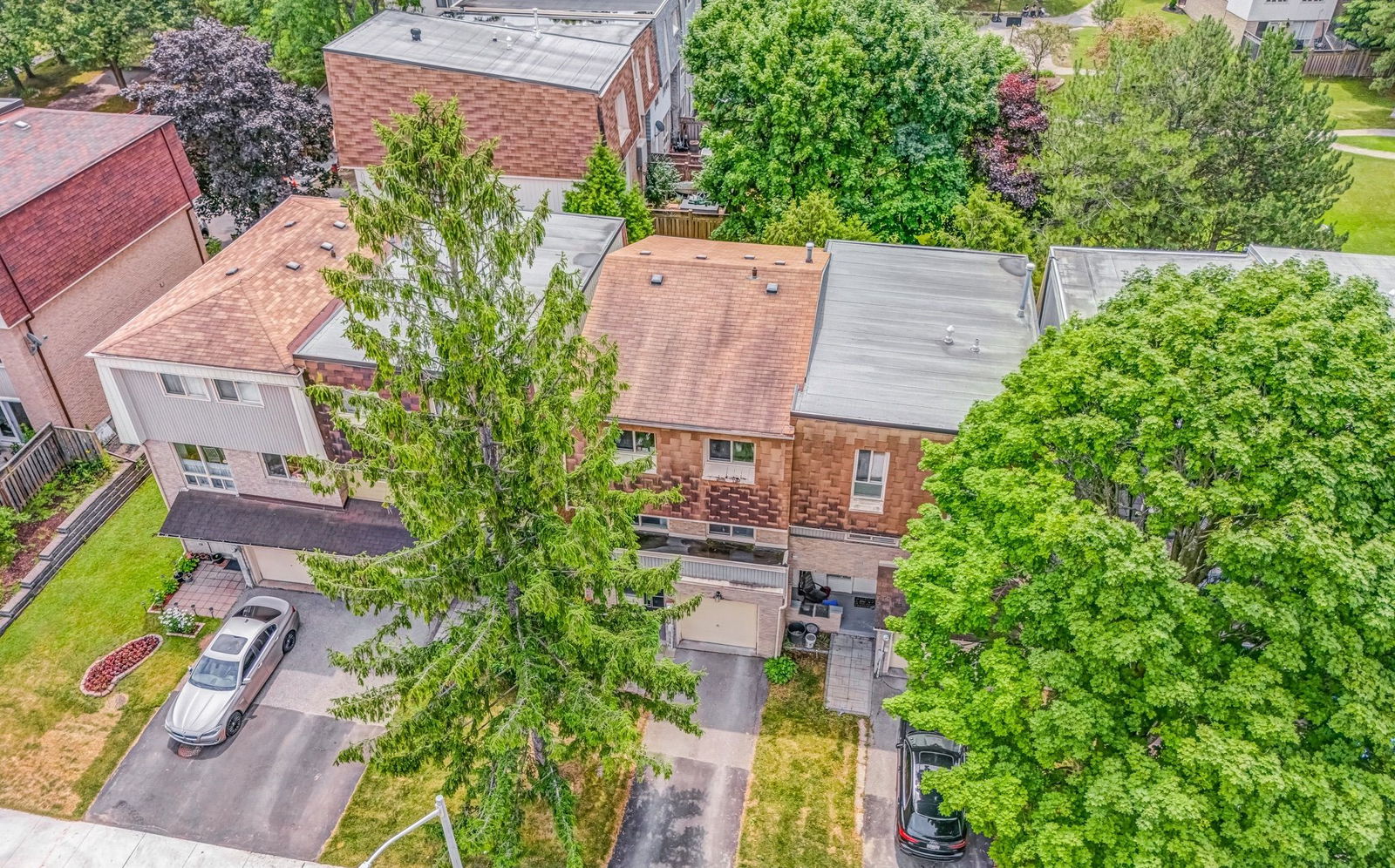 84 Poplar Crescent Townhouses, Aurora, Toronto