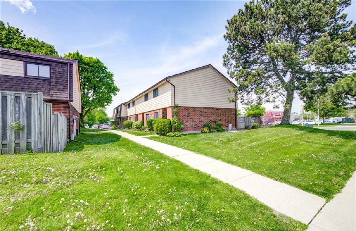 Exterior Side — 25 Garrow Drive, Hamilton, Toronto