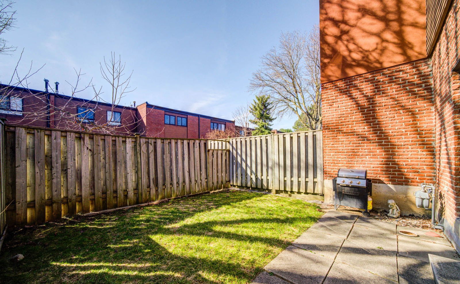 Patio — 21 Grass Meadoway, North York, Toronto