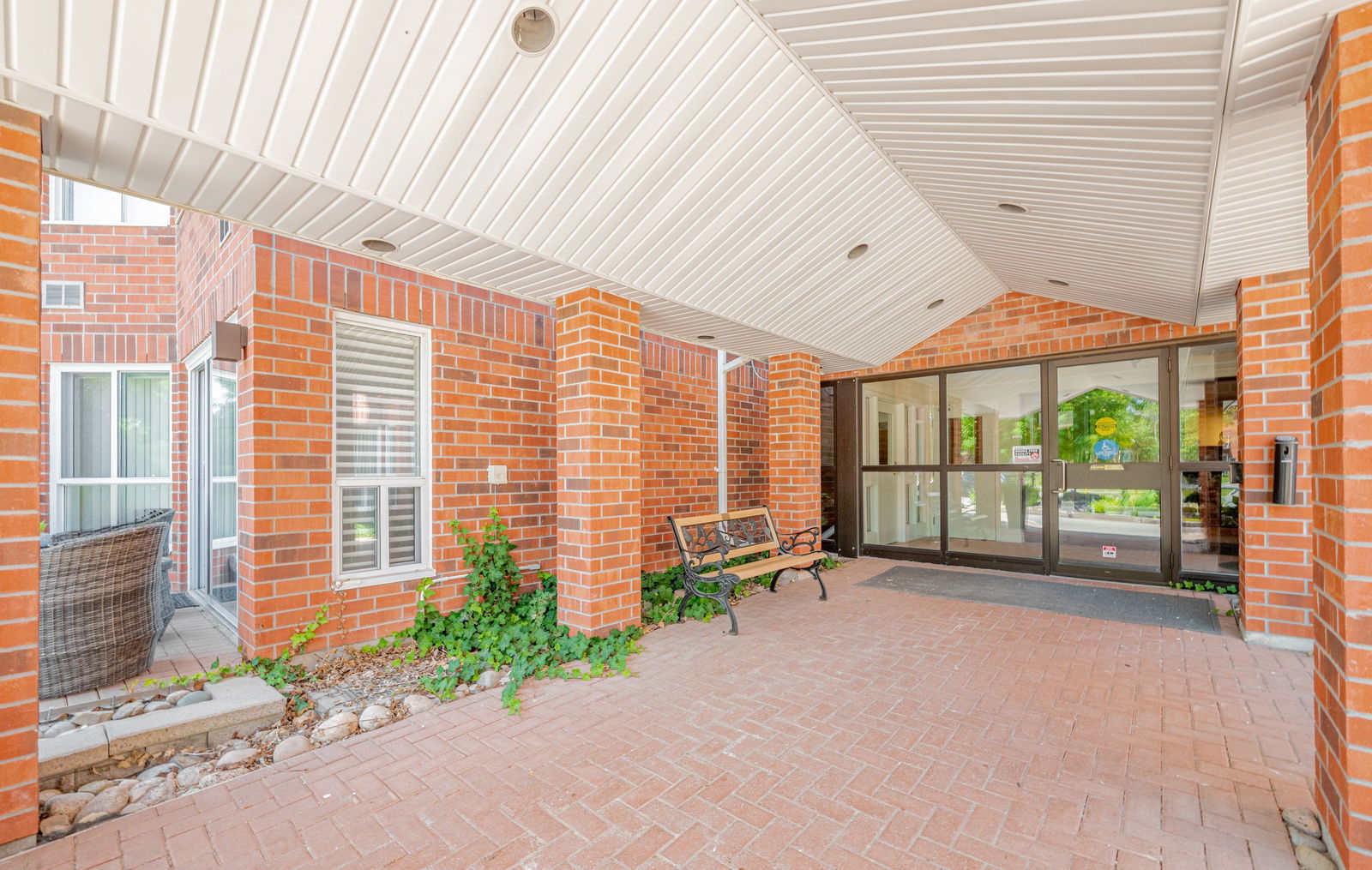 Entrance — 3 Heritage Way, Kawartha Lakes, Toronto