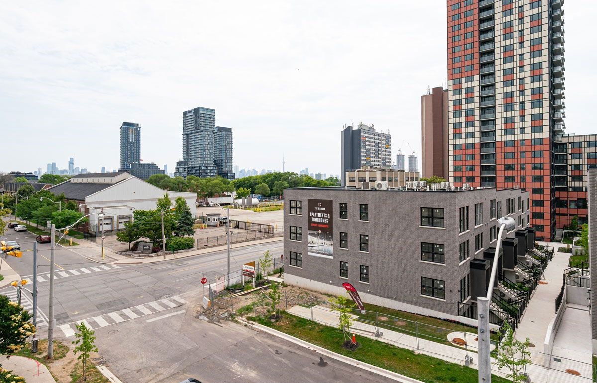 Skyline — 216 Brandon Avenue, West End, Toronto