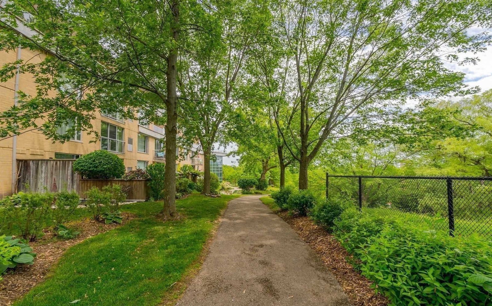 452 Scarborough Golf Club Road, Scarborough, Toronto