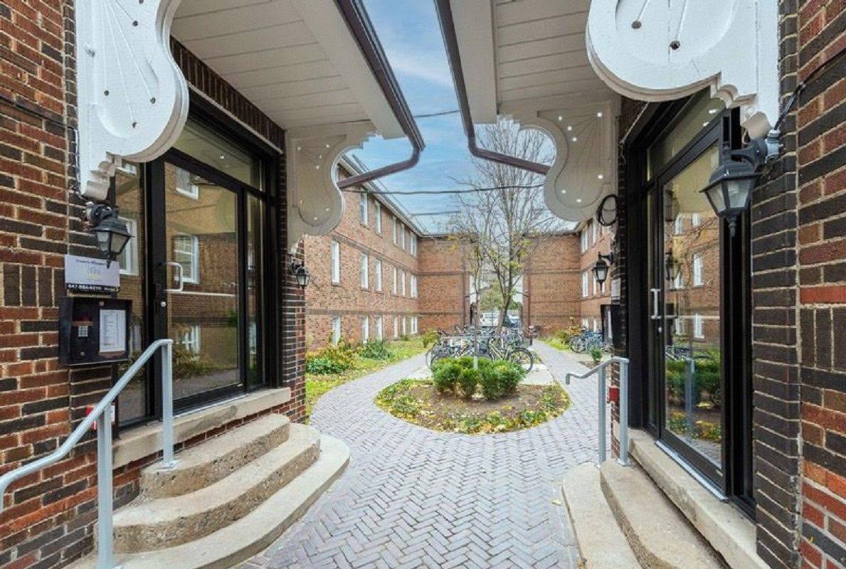 245 howland avenue, Downtown, Toronto