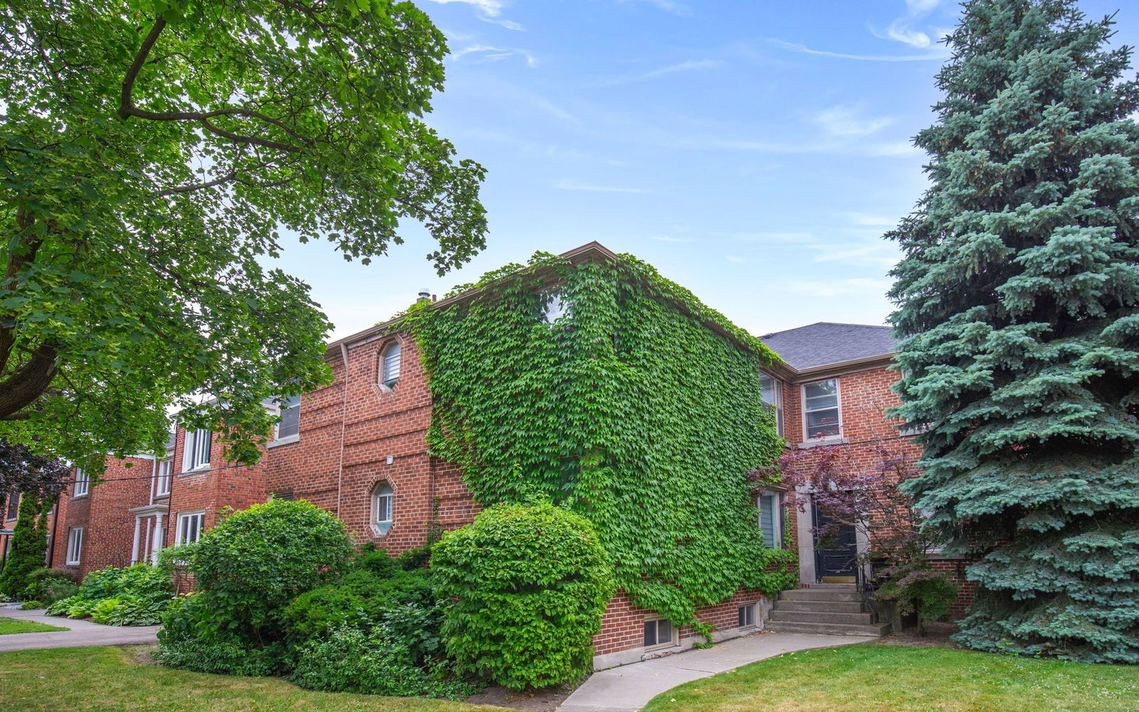 15 Warwick Avenue, Midtown, Toronto