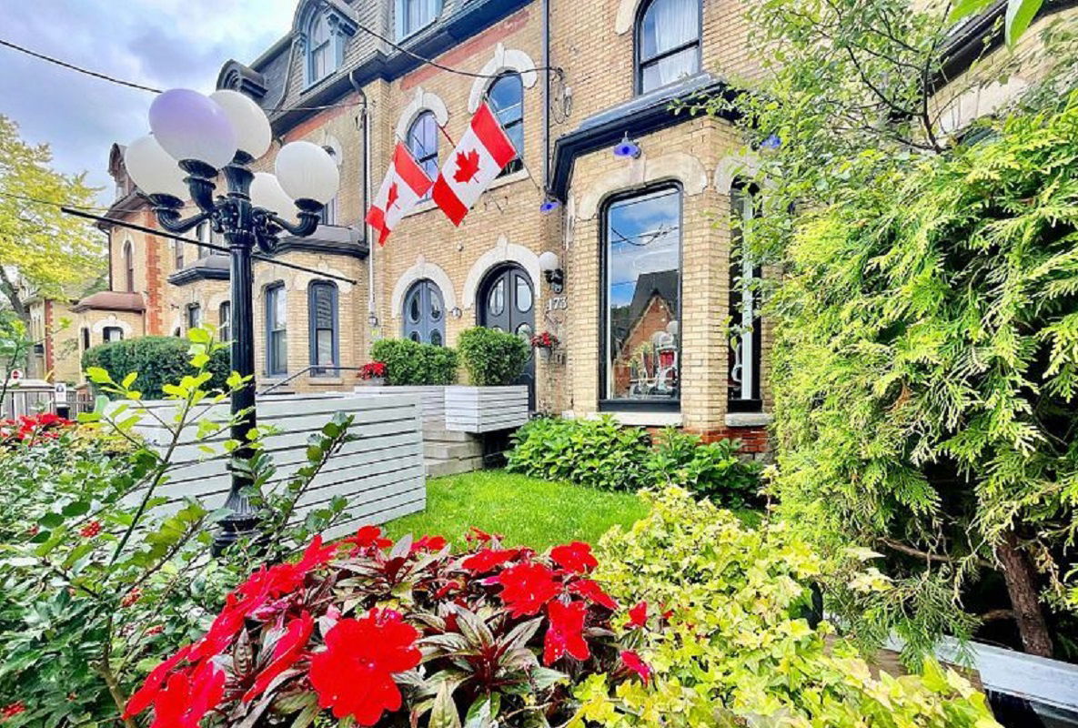 173 Carlton Street, Downtown, Toronto