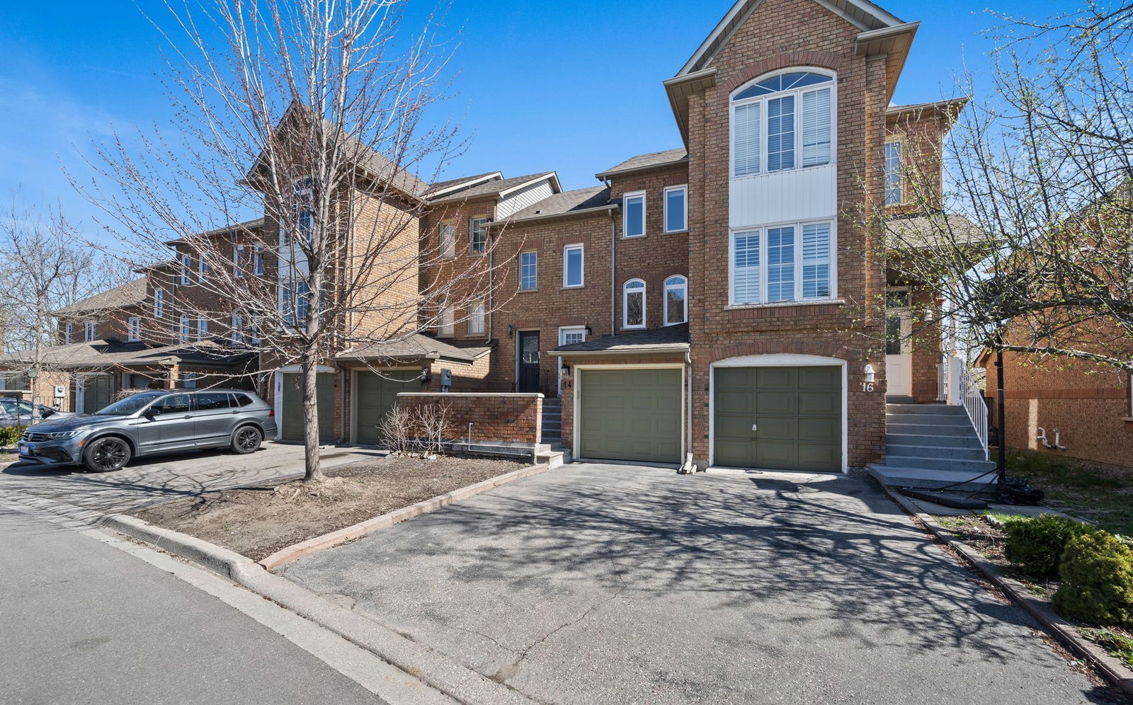 Larissa Court, Vaughan, Toronto