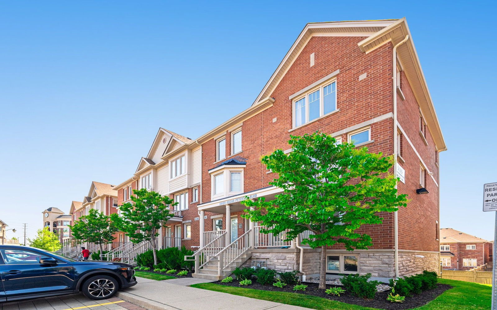 Exterior Side — Gardenvillas Three, Mississauga, Toronto