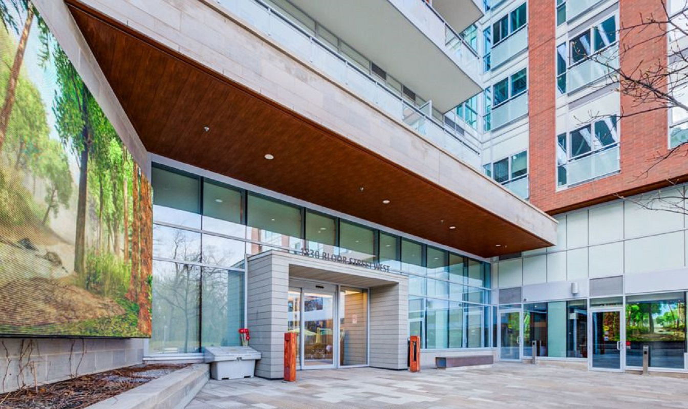 Entrance — 526 Bloor Street West, Downtown, Toronto