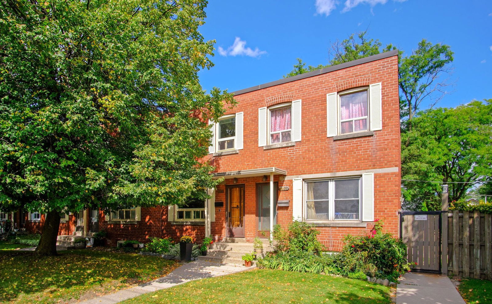 Exterior Side — 1193 Warden Avenue, Scarborough, Toronto