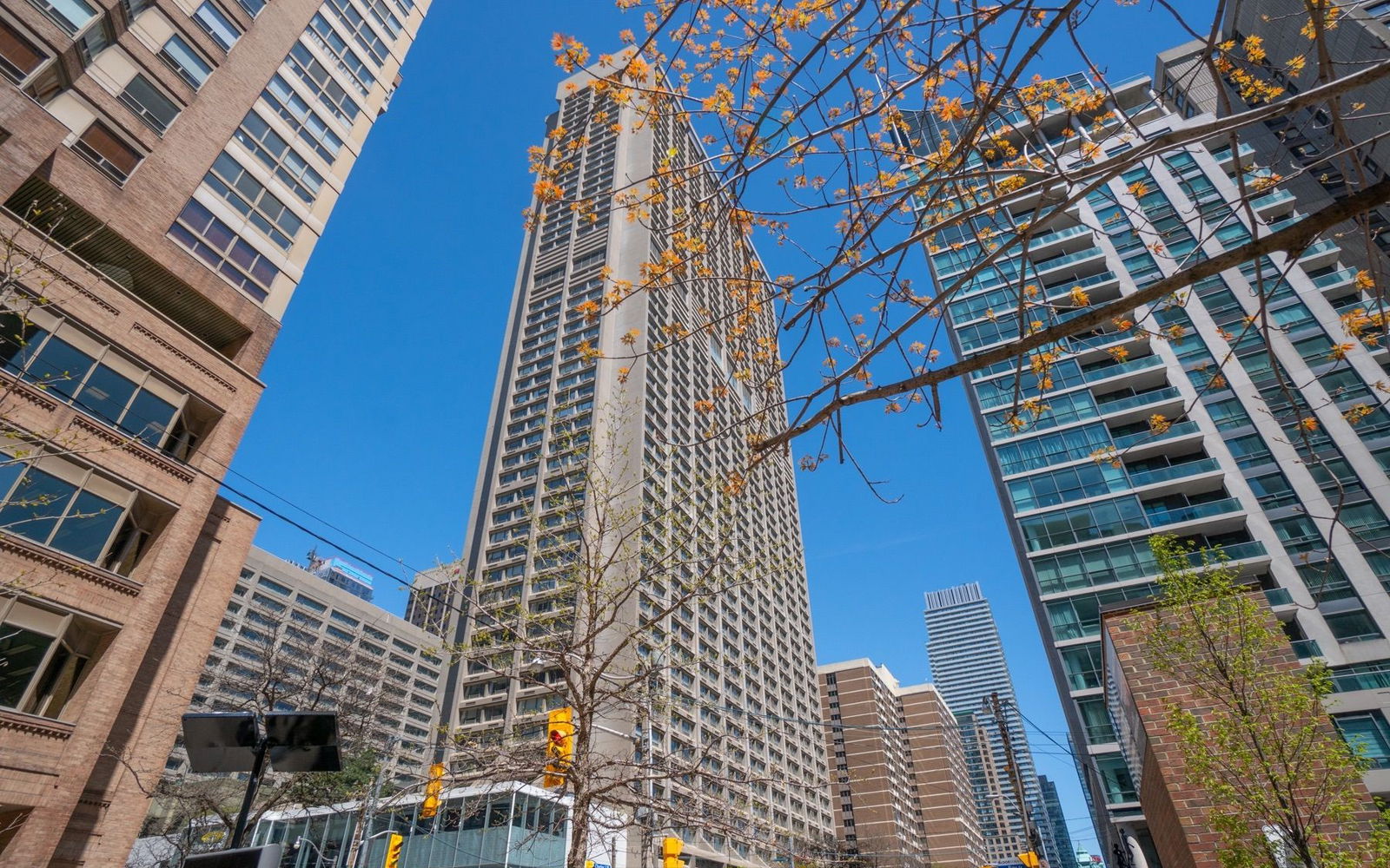 44 Charles West in Manulife Centre, Downtown, Toronto