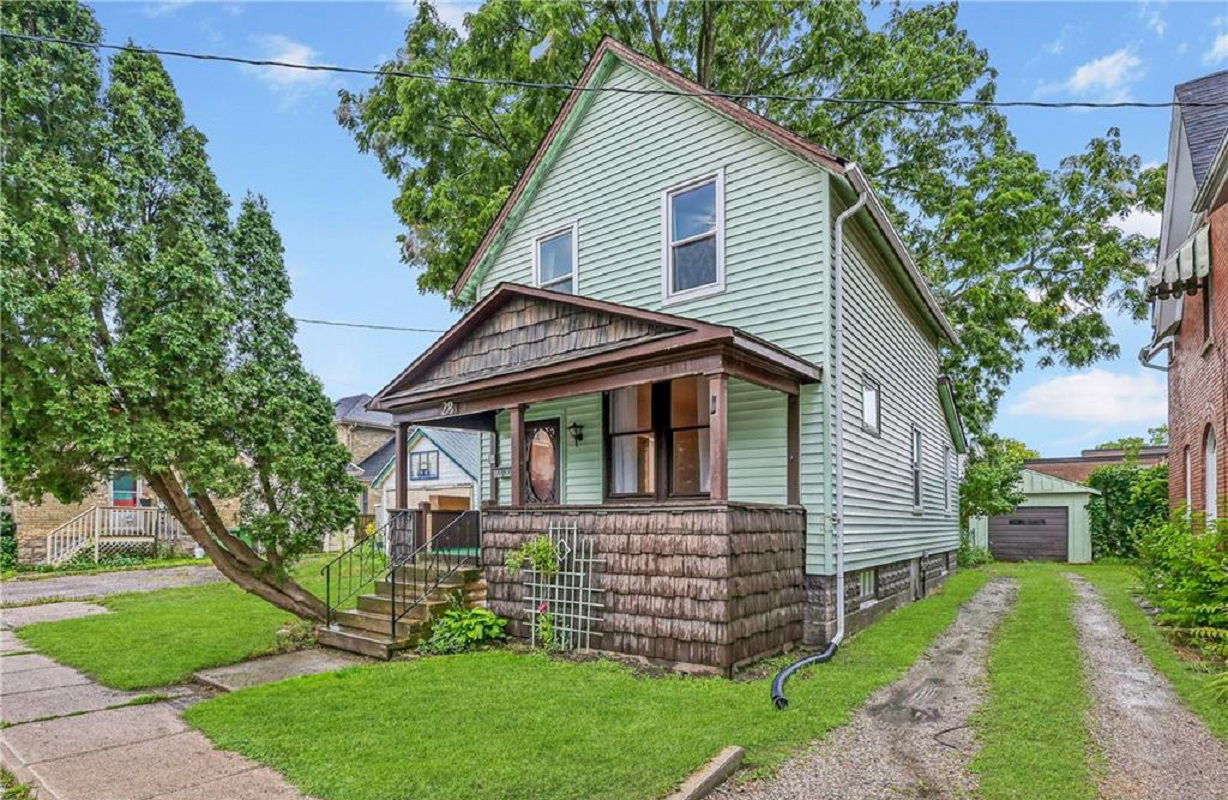 Exterior Side — 28 Mary Street, Brantford, Toronto