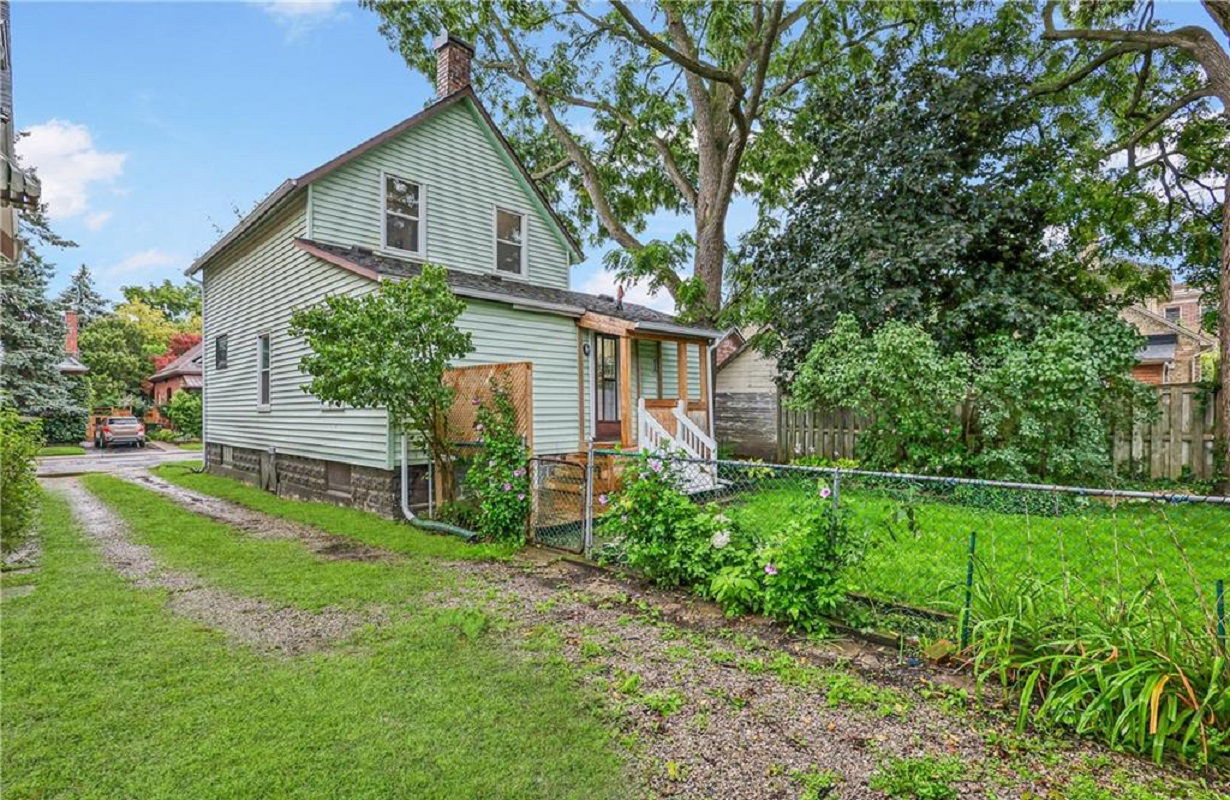 28 Mary Street, Brantford, Toronto