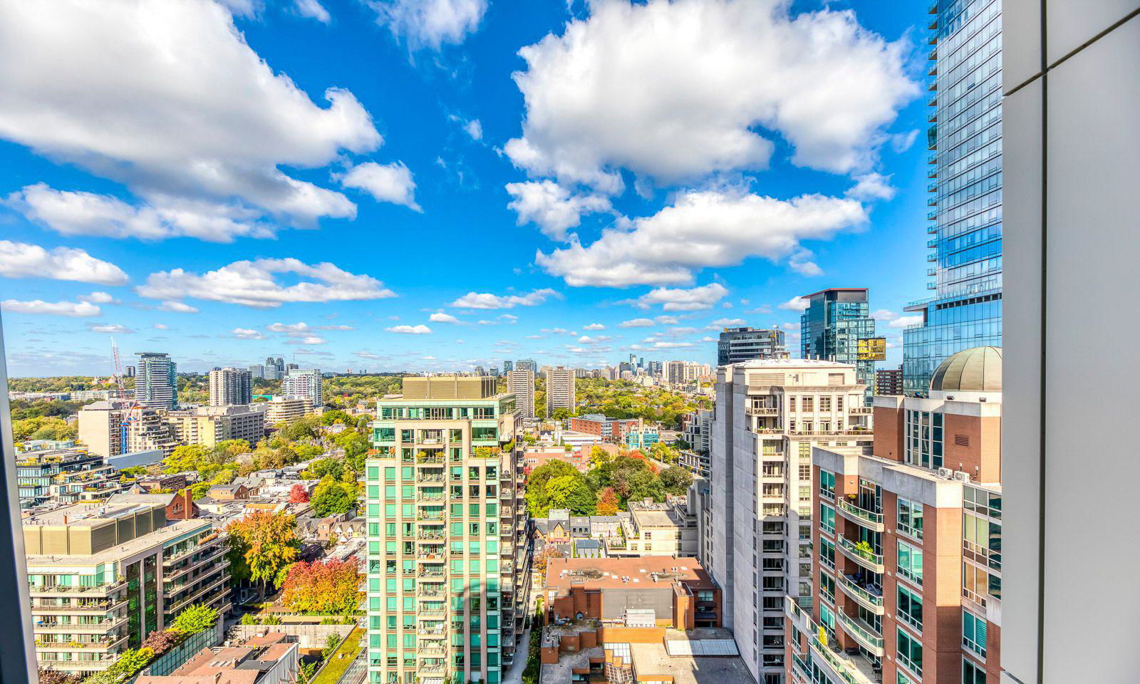 Minto Yorkville Park, Downtown, Toronto