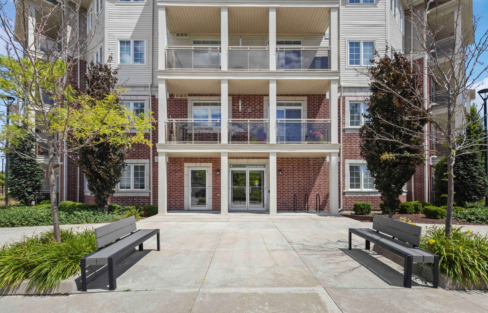 Entrance — 84 Aspen Springs Drive Condos, Clarington, Toronto