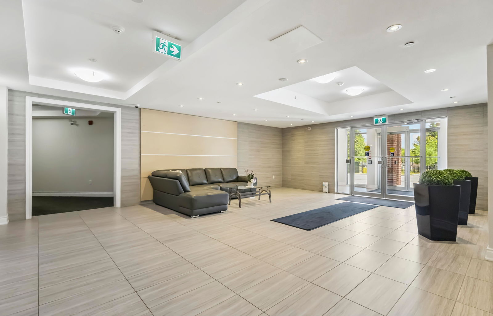 Lobby — 84 Aspen Springs Drive Condos, Clarington, Toronto