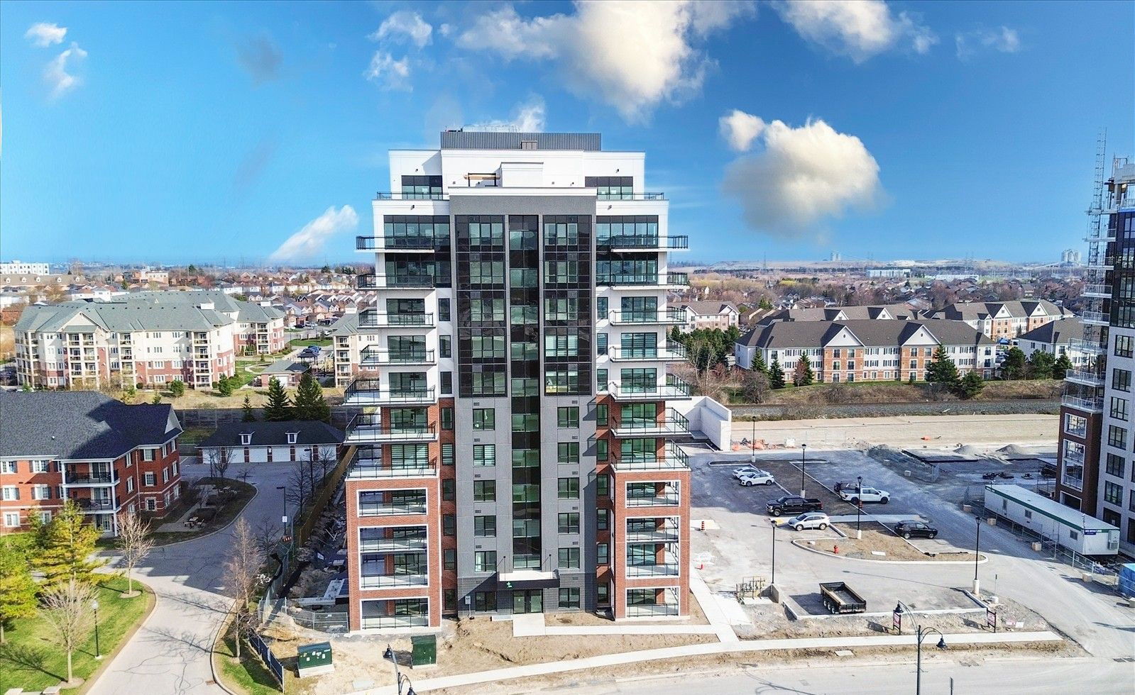 Exterior Side — Modo Condos, Clarington, Toronto