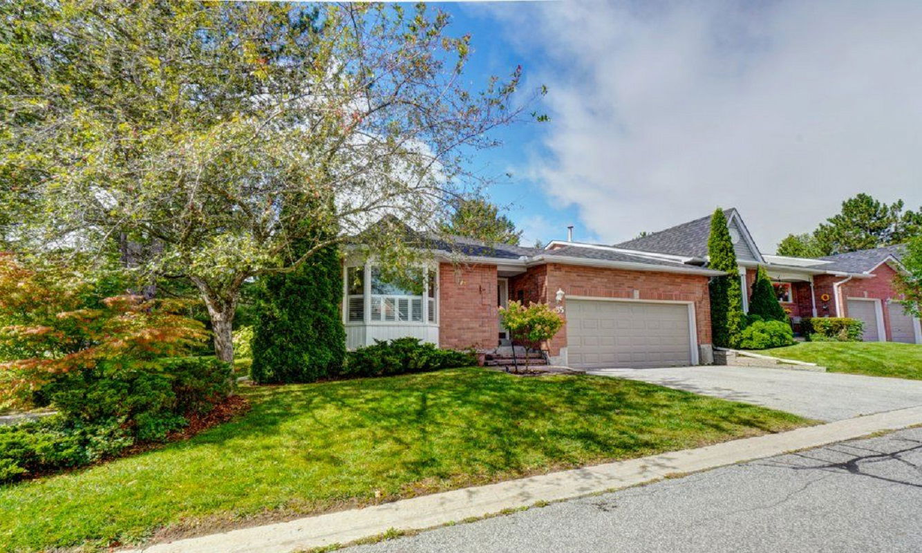 Exterior Side — 100 South Balsam Street Townhouses, Uxbridge, Toronto