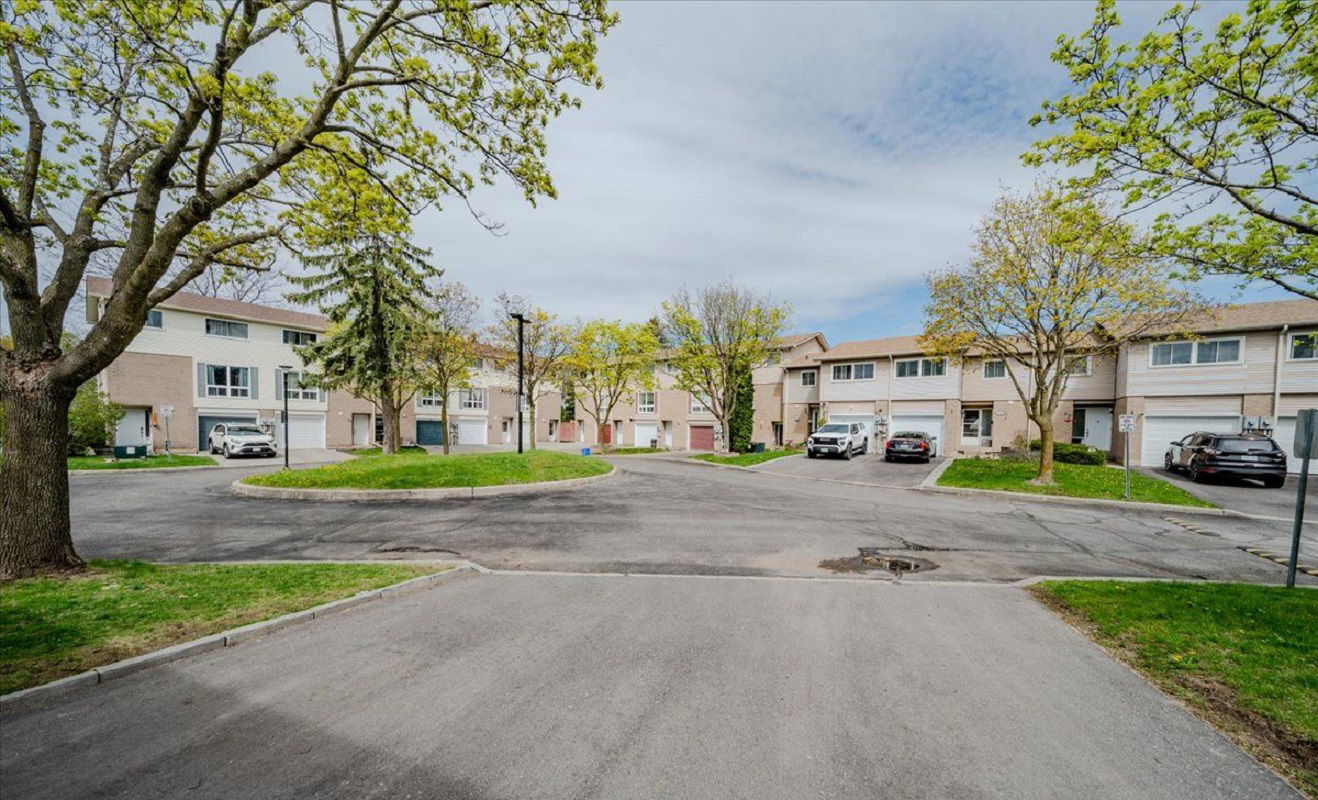 Parkview Gardens, Oshawa, Toronto