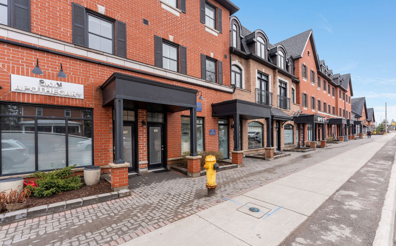 Exterior Side — Brooklin Brownstones, Whitby, Toronto