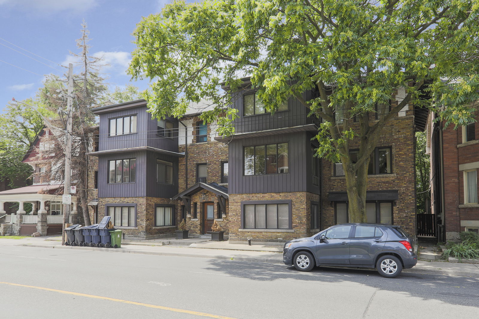 Exterior — 142 Spadina Road Townhomes, Downtown, Toronto