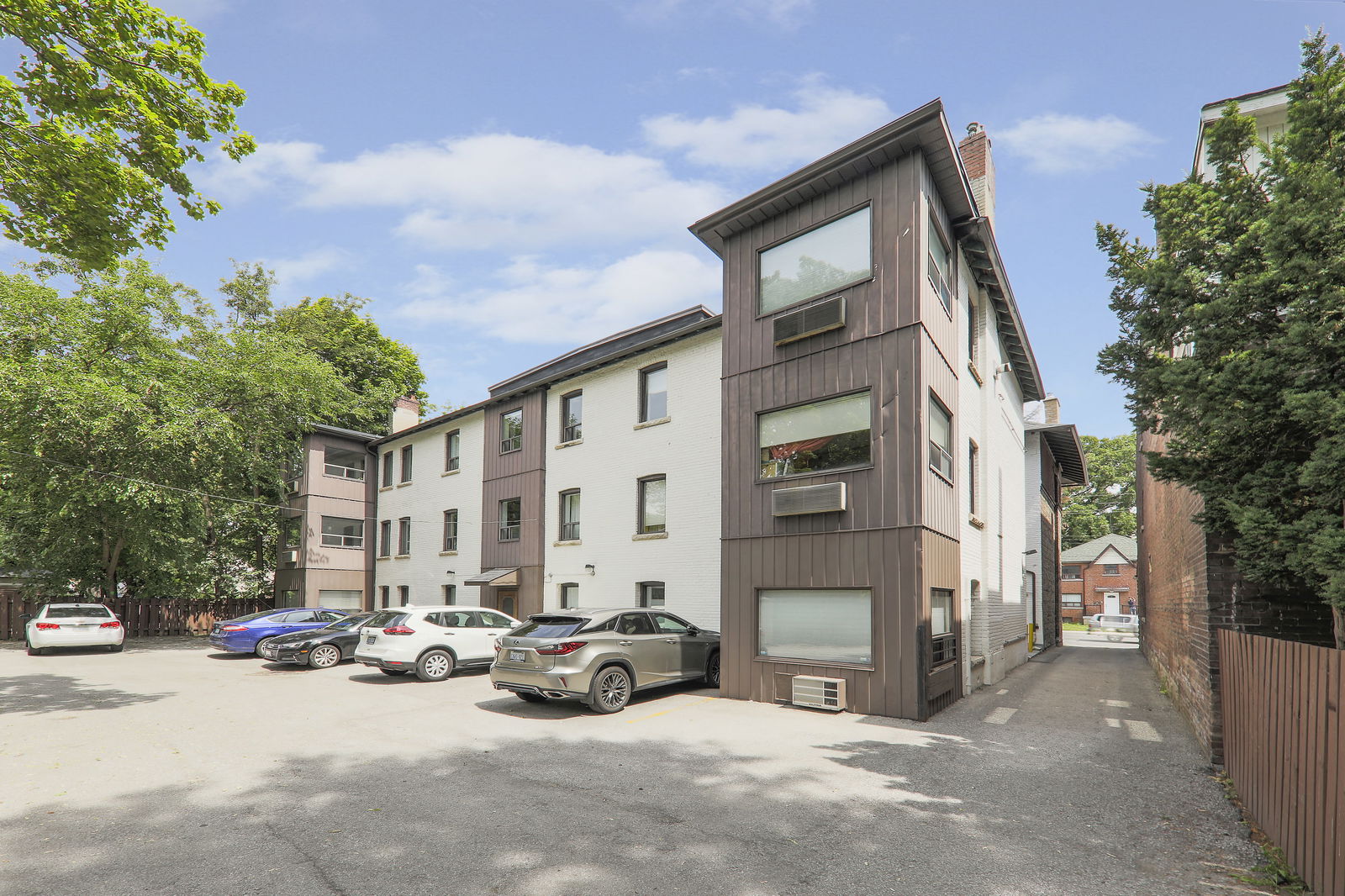 Exterior — 142 Spadina Road Townhomes, Downtown, Toronto