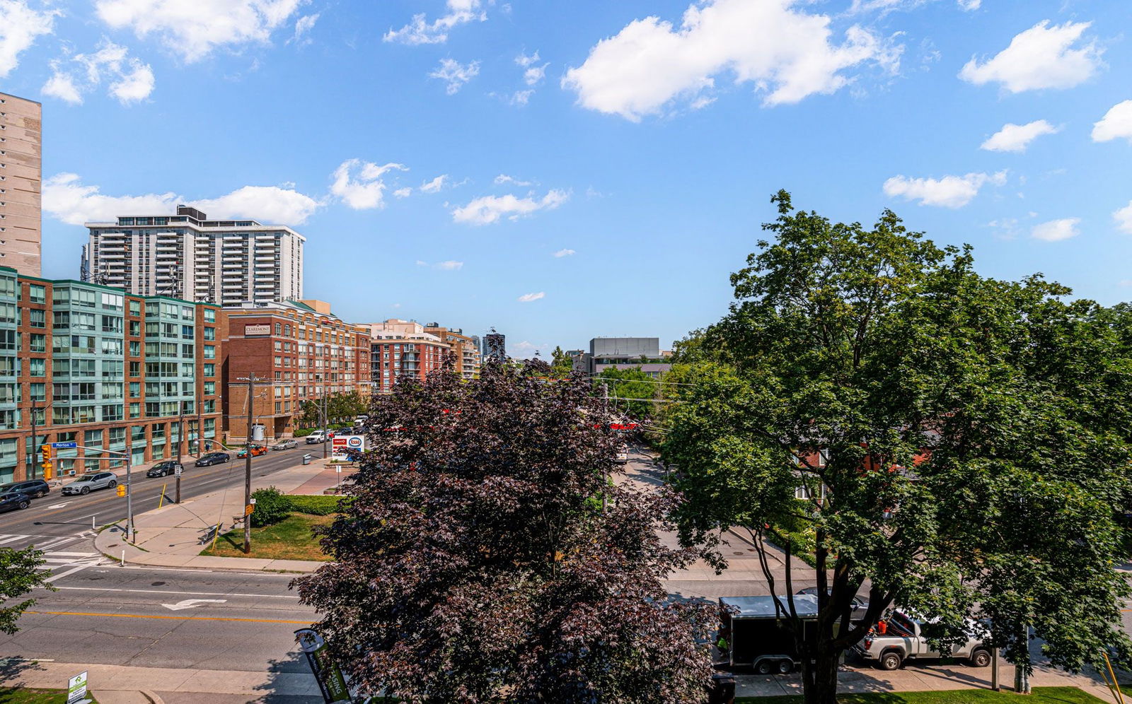 Skyline — 345 Merton Street, Midtown, Toronto