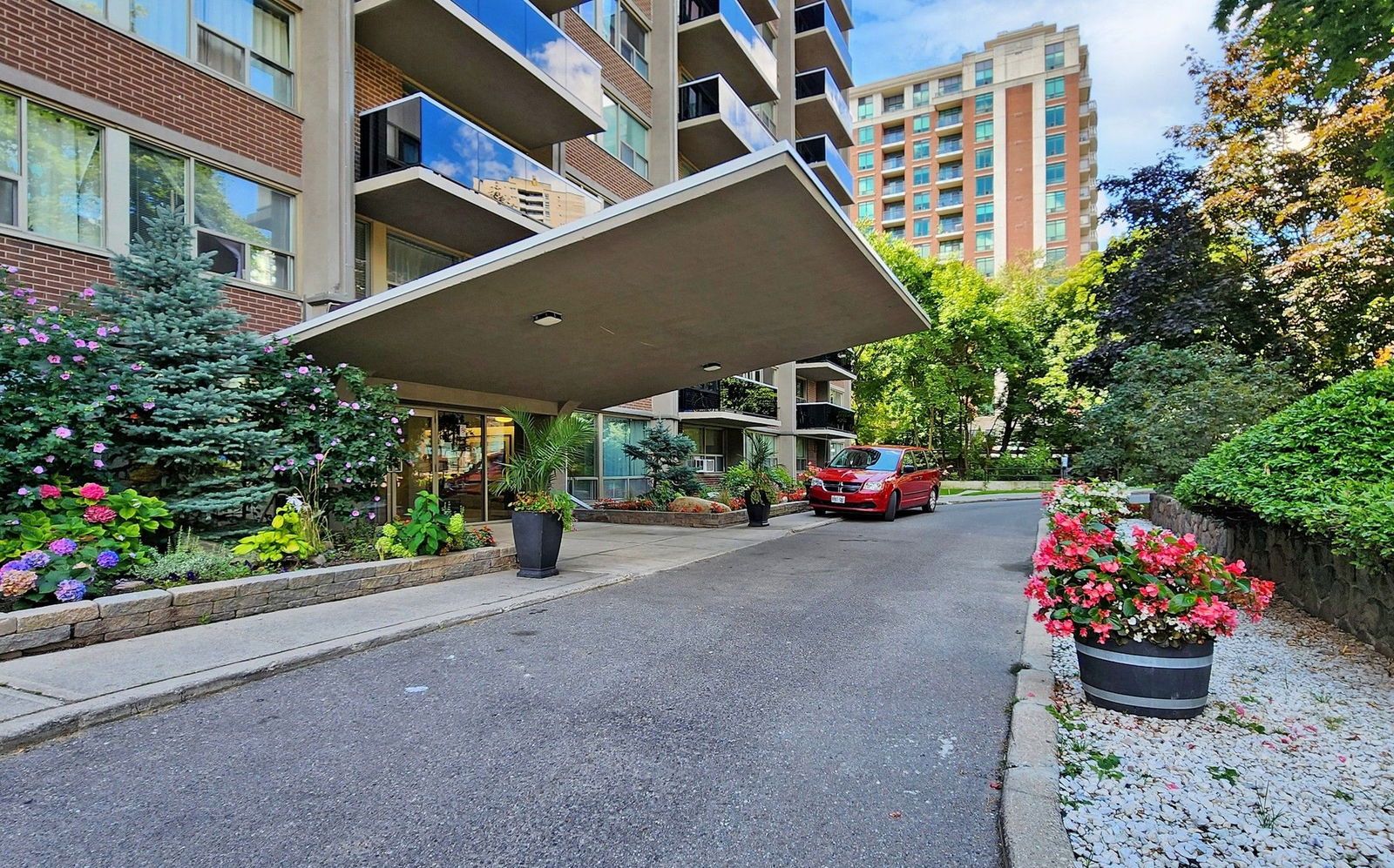 Entrance — 345 Merton Street, Midtown, Toronto