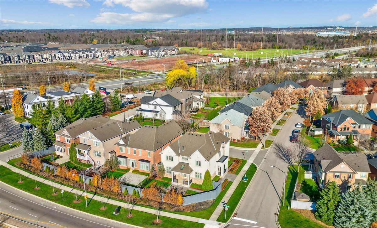 Upper Glen Abbey Condominiums, Oakville, Toronto