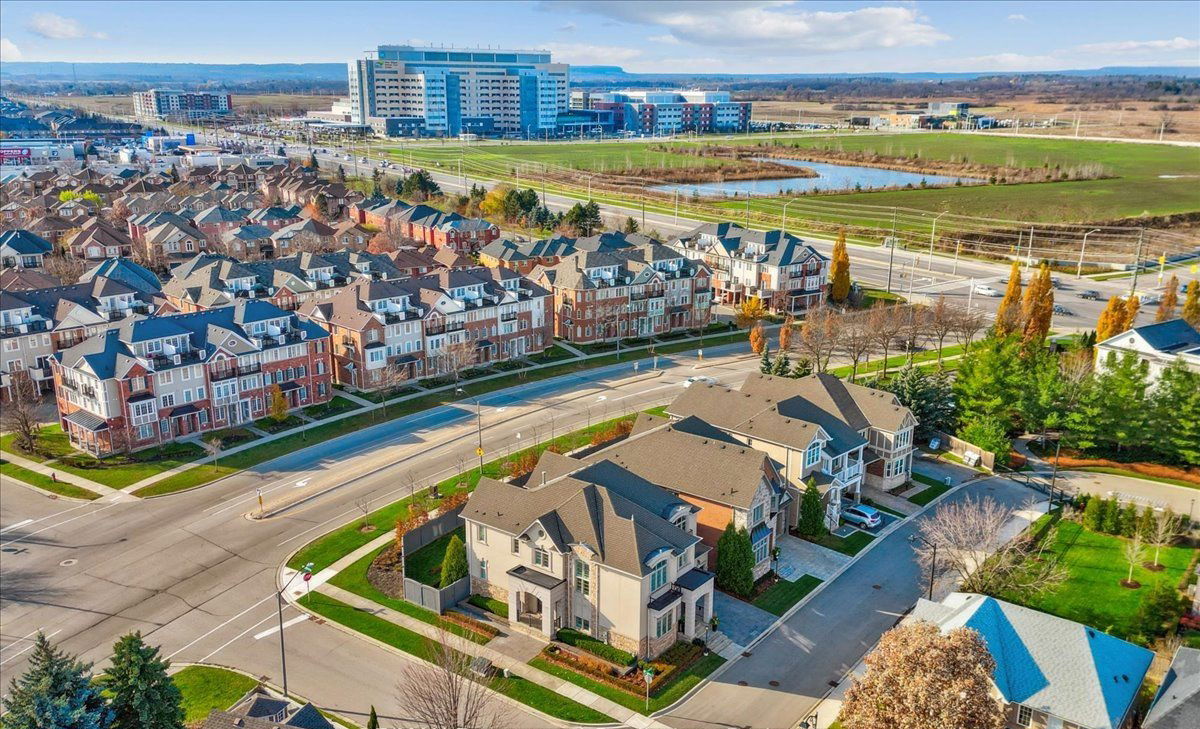 Upper Glen Abbey Condominiums, Oakville, Toronto