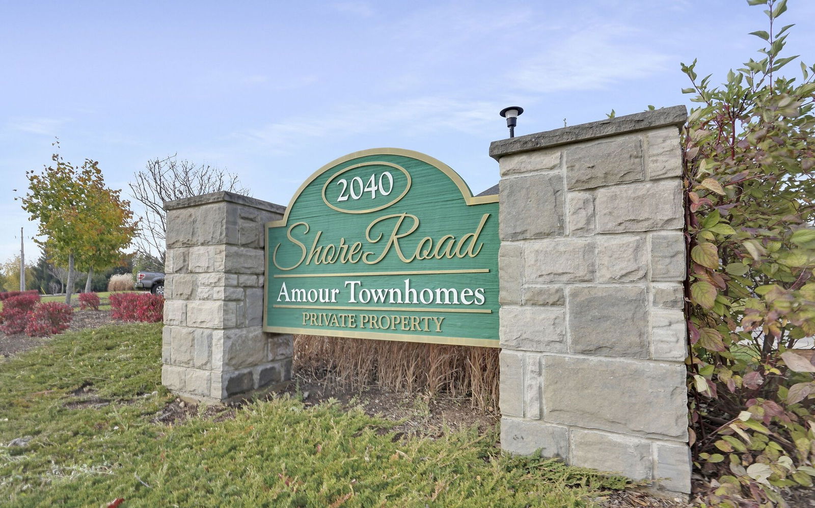 2040 Shore Road, London, Toronto